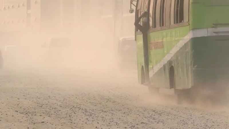 খুবই অস্বাস্থ্যকর বায়ু নিয়ে ঢাকা আজ শীর্ষে